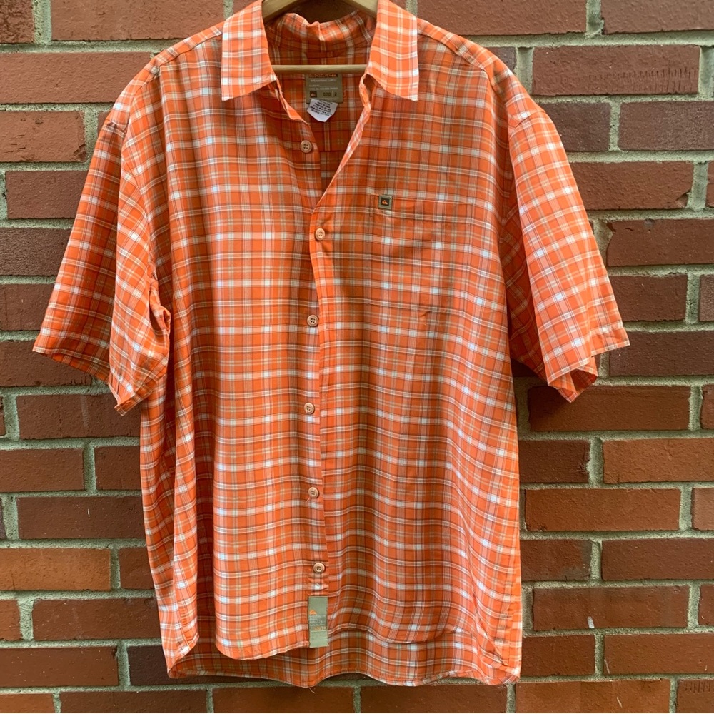 Quiksilver orange plaid button down men’s short sleeve shirt- L
